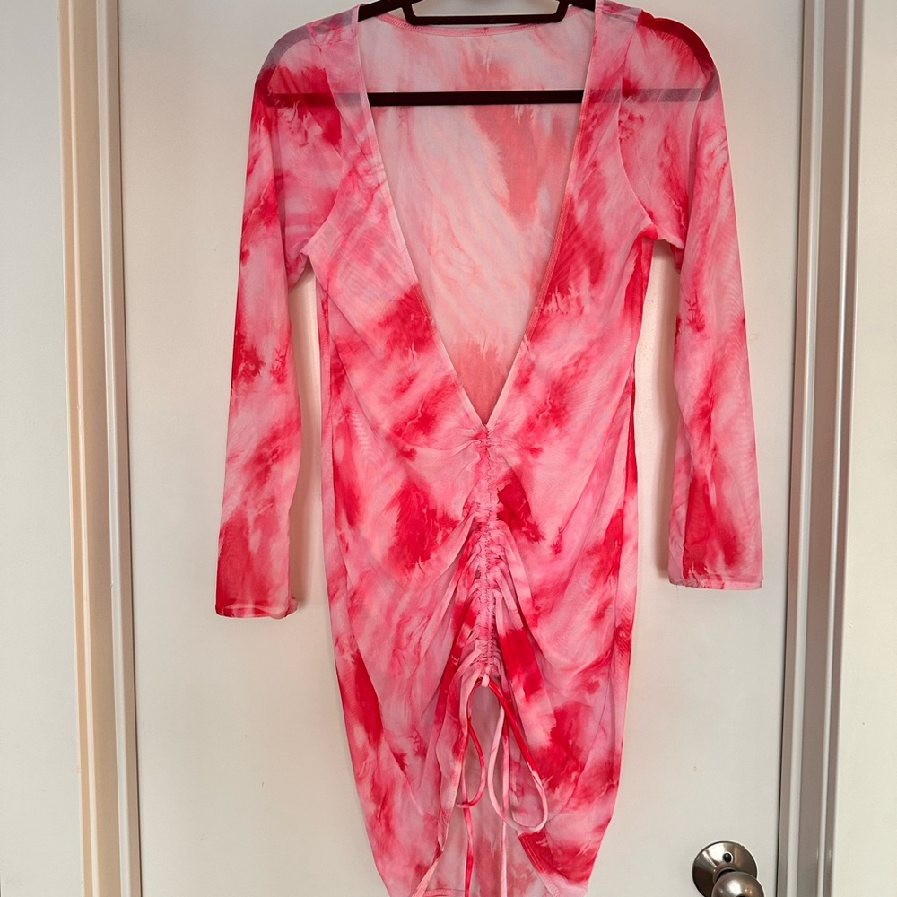 Chic Red and White Tie-Dye Swim Coverup
